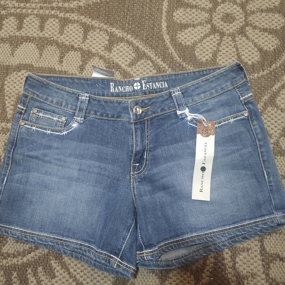 Rancho Estancia shorts - Picture 2 of 4